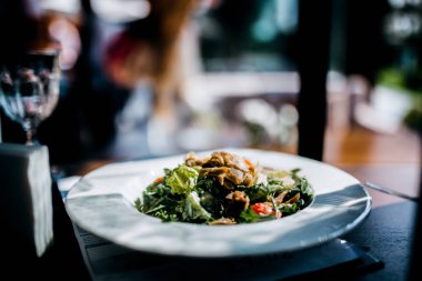 Düğün Resepsiyon masasında lezzetli yemek