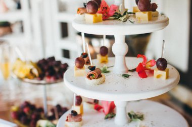  Bardak şampanya düğünde, yakın çekim