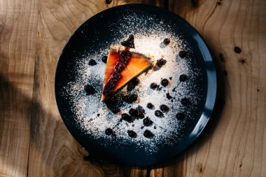 Yaban mersini mus ve çilek cheesecake