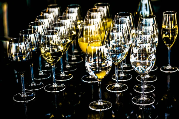 Glas Vin Vid Bröllopet Närbild — Stockfoto