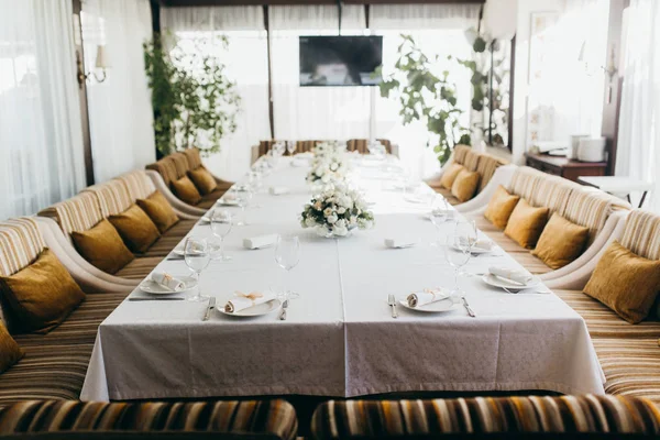 美しい結婚式一日テーブル装飾花 — ストック写真