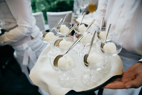 Finom Fagylalt Esküvő Asztal — Stock Fotó