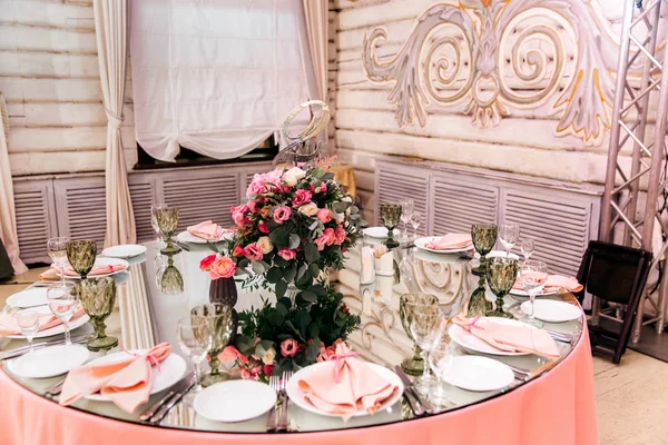 Hermosa Boda Día Mesa Decoración Con Flores — Foto de Stock