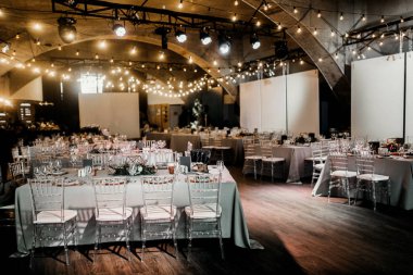 güzel düğün günü kümesi tabloları