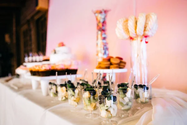 Deliciosos Aperitivos Recepción Boda Mesa — Foto de Stock