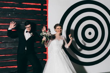 mutlu genç güzel çift dans 