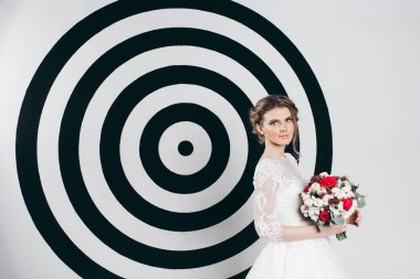 Studio poz genç güzel gelin