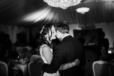 düğününde dans yeni evli mutlu çift 