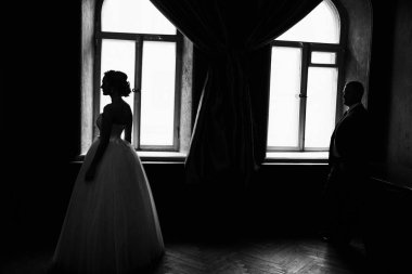 genç güzel çift kapalı poz