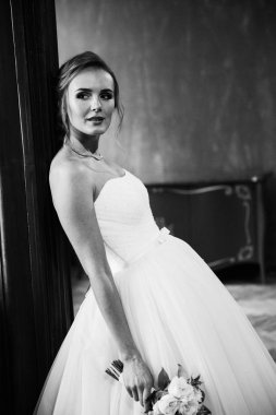 genç güzel gelin holding buket