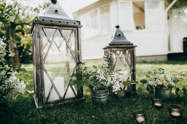 güzel düğün günü dekorasyon fener ile