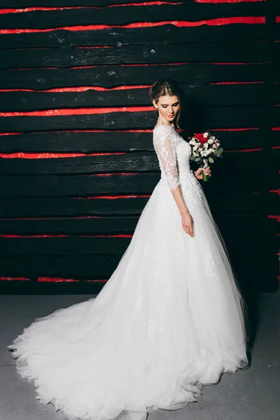Junge Schöne Braut Posiert Studio — Stockfoto