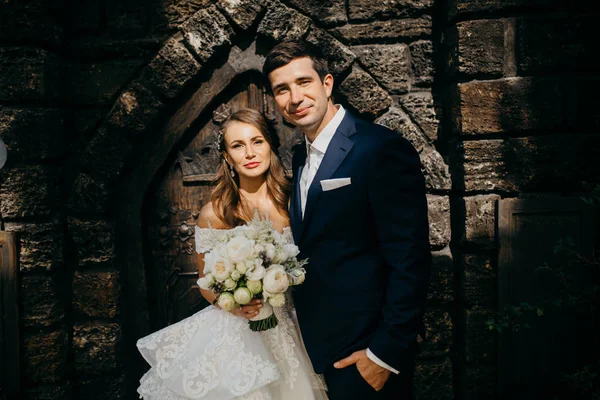 Feliz Joven Hermosa Boda Pareja — Foto de Stock