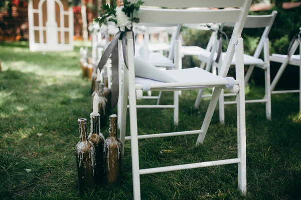 Chaises Blanches Pour Cérémonie Mariage Plein Air — Photo