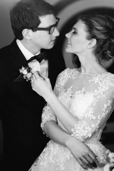 mutlu genç güzel çift poz