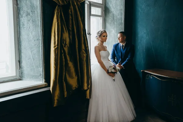 Young Beautiful Couple Posing Indoors — Stock Photo, Image