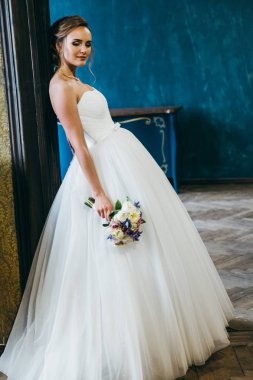 genç güzel gelin holding buket