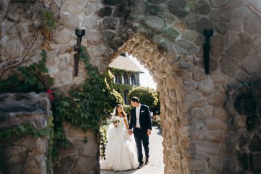 mutlu genç güzel düğün çifti 