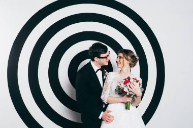 mutlu genç güzel çift poz