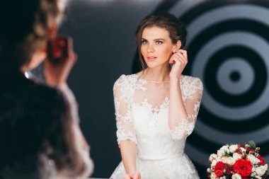 Studio poz genç güzel gelin