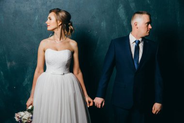 genç güzel çift kapalı poz