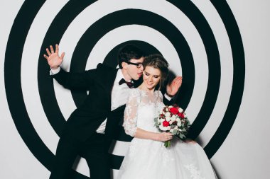 mutlu genç güzel çift poz