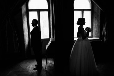 genç güzel çift kapalı poz