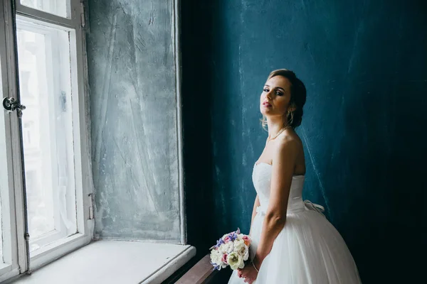 Young Beautiful Bride Posing Indoors — Stock Photo, Image