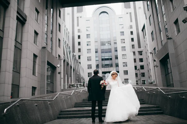 Happy Young Beautiful Couple City — Stock Photo, Image