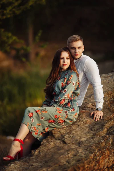 Happy Beautiful Young Couple Posing — Stock Photo, Image