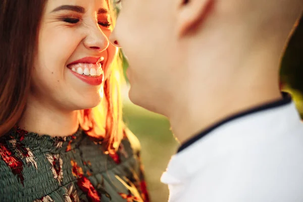 Happy Beautiful Young Couple Posing Park — Stock Photo, Image