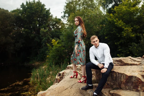 Happy Beautiful Young Couple Posing Park — Stock Photo, Image