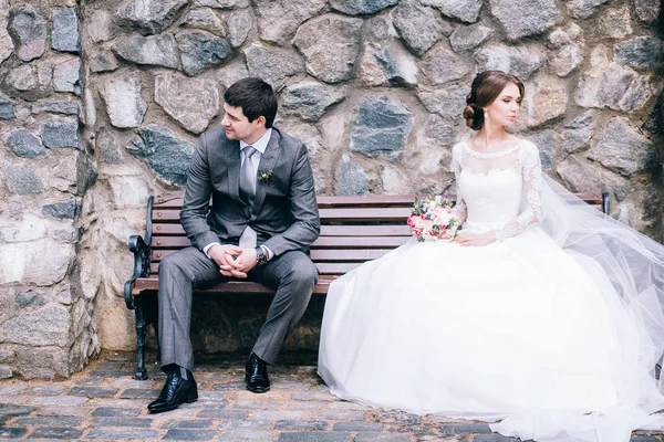 Happy Young Beautiful Couple Newlyweds Sitting Bench — Stock Photo, Image