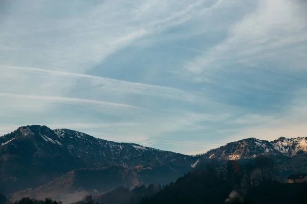 Cuplu Frumos Proaspeți Căsătoriți Baloane — Fotografie de stoc gratuită