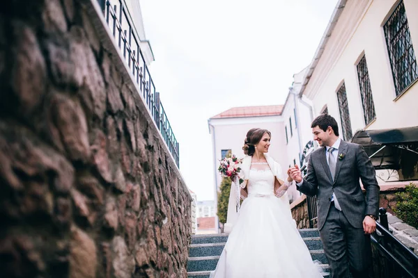 Happy Young Beautiful Couple Newlyweds Stairs — Stock Photo, Image