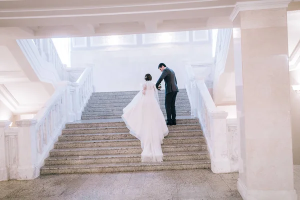 Happy Young Beautiful Couple Newlyweds Staircase — Stock Photo, Image