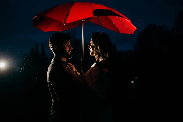 Jovem Feliz Belo Casal Recém Casados — Fotografia de Stock