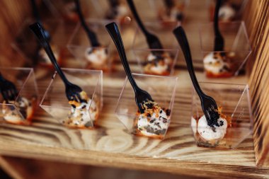 düğün resepsiyonunda lezzetli tatlılar yakın çekim