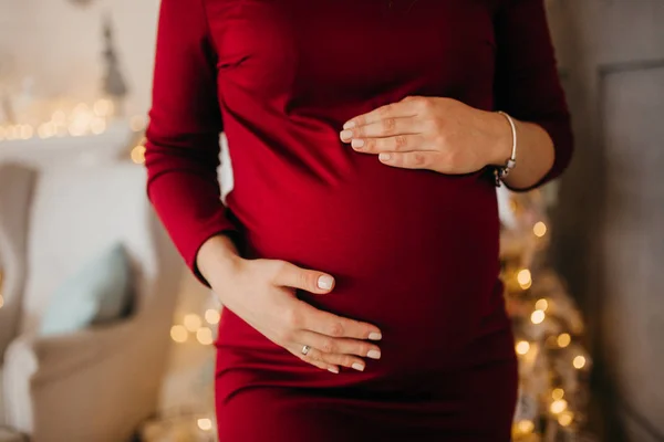 Felice Bella Donna Incinta Posa — Foto Stock