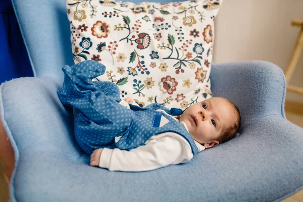 Pequeno Menino Recém Nascido Bonito — Fotografia de Stock