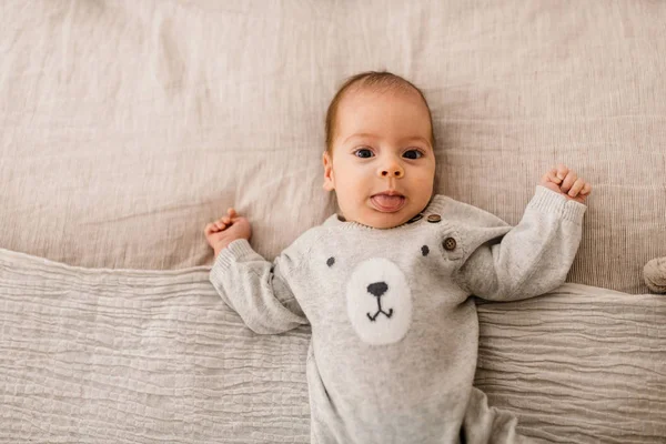 Pequeno Menino Recém Nascido Bonito — Fotografia de Stock