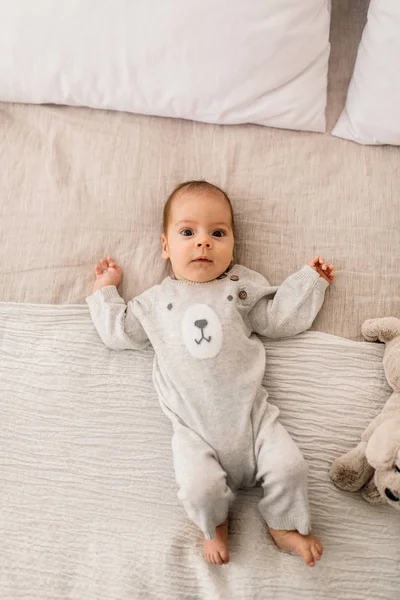 Schattige Kleine Pasgeboren Babyjongen — Stockfoto