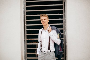 Genç yakışıklı adam, damat 