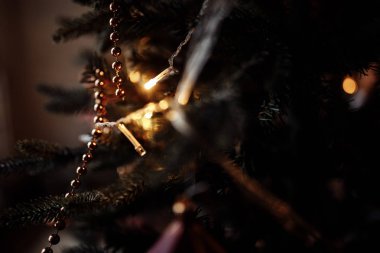 Işıklı dairenin güzel Noel dekorasyon 