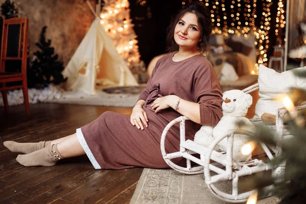 mutlu güzel hamile kadın 