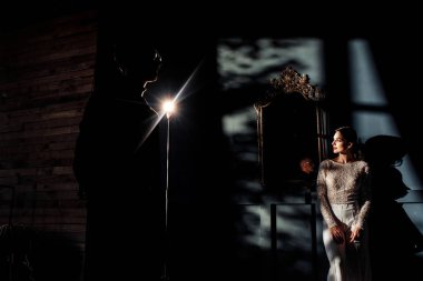 Güzel genç romantik çift poz 