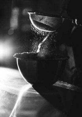 ahşap masada tatlı pişirme