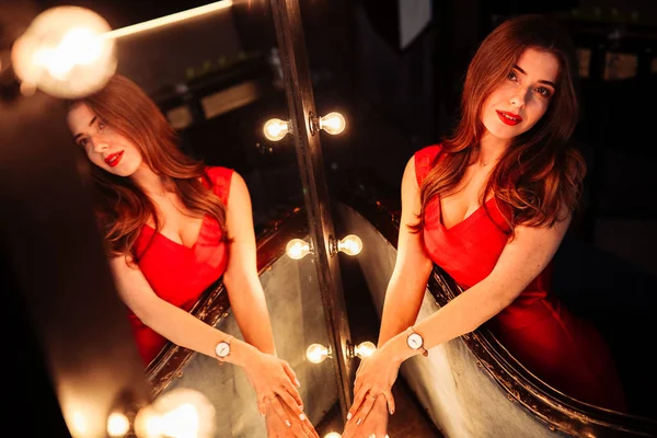 Beautiful Young Woman Posing Mirror — Stock Photo, Image