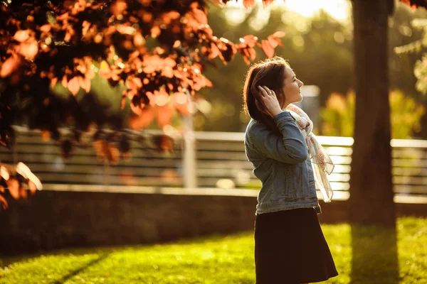 Hermosa Joven Parque — Foto de Stock