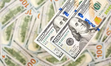 Yukarıdan Amerikan parası yüz doları bill görünümün arka planına duvar kağıdı. Bize 100 banknotlar.